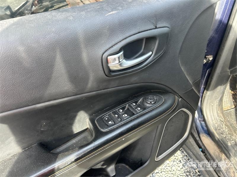 Jeep Compass 2WD SUV (Inoperable) Carros