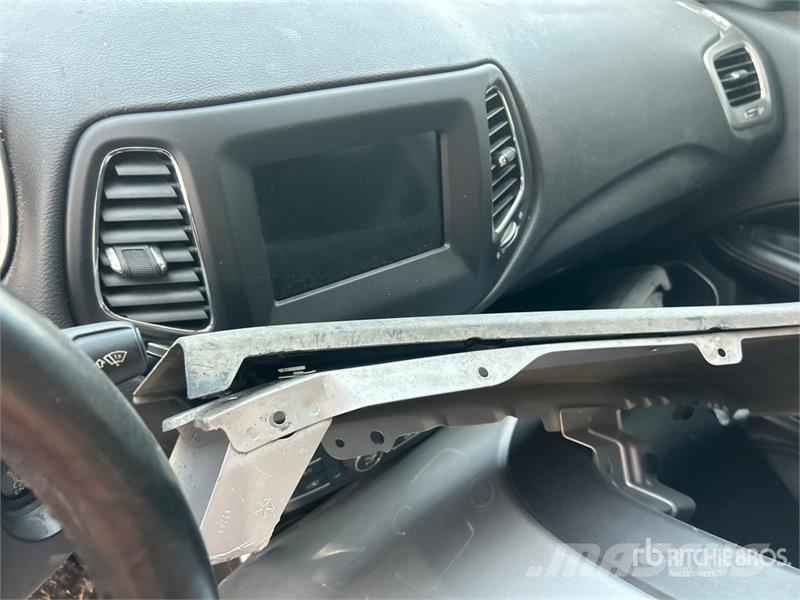 Jeep Compass 2WD SUV (Inoperable) Carros