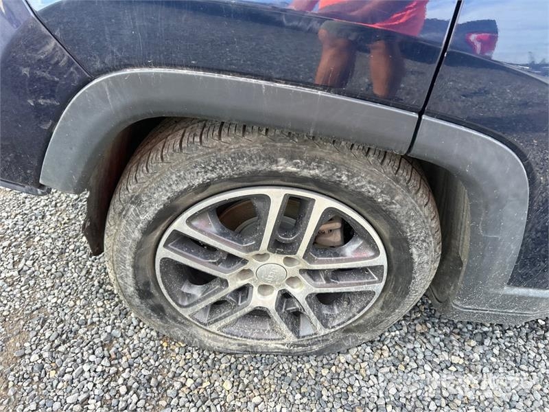 Jeep Compass 2WD SUV (Inoperable) Carros