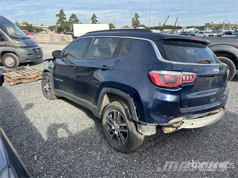Jeep Compass 2WD SUV (Inoperable) Carros