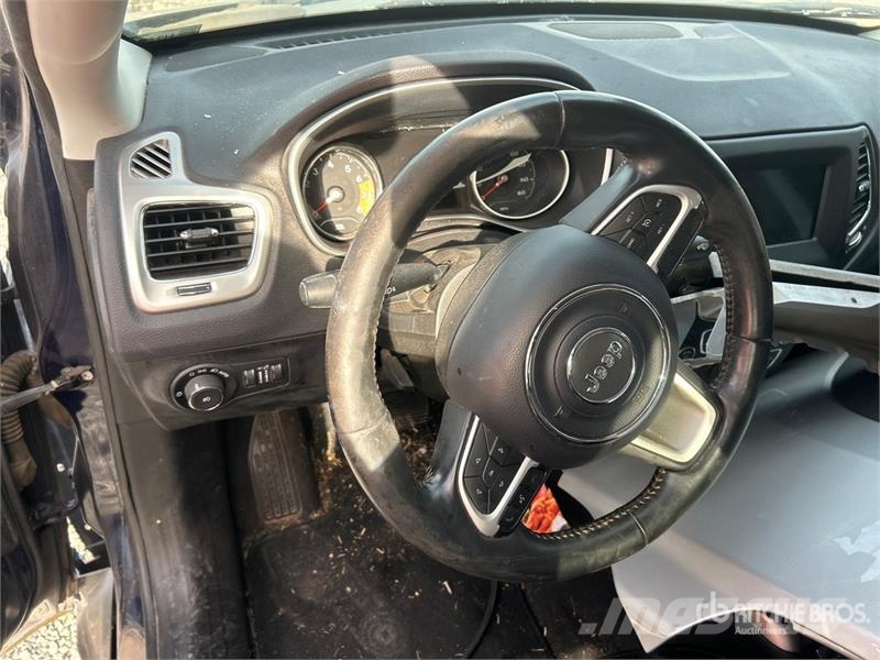 Jeep Compass 2WD SUV (Inoperable) Carros