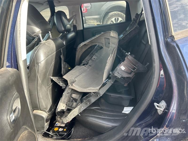 Jeep Compass 2WD SUV (Inoperable) Carros