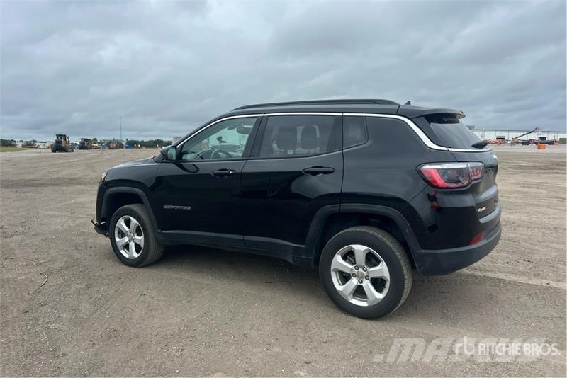 Jeep Compass 4WD SUV Automašīnas