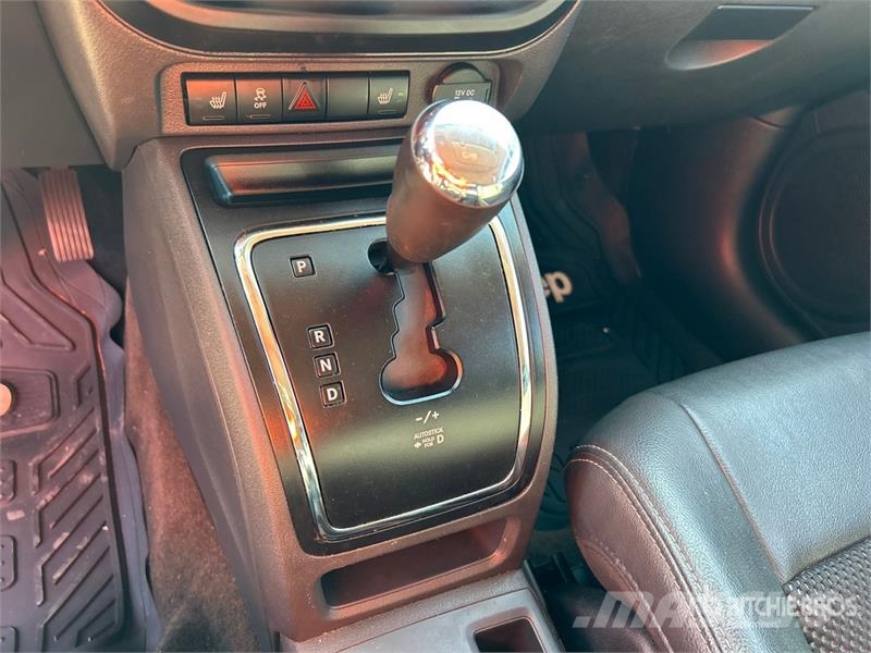 Jeep Compass Sport 2WD SUV Carros Ligeiros