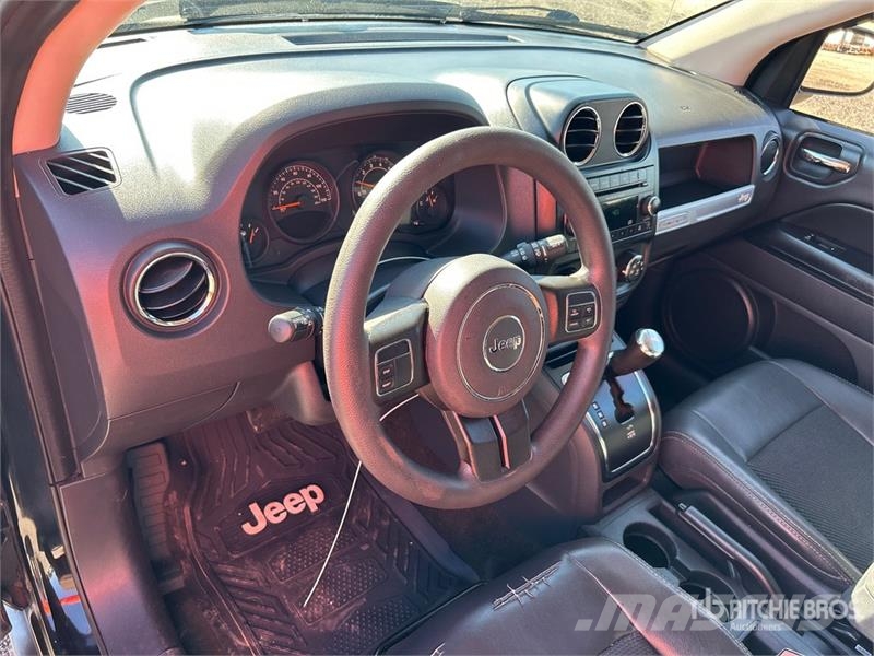 Jeep Compass Sport 2WD SUV Carros Ligeiros