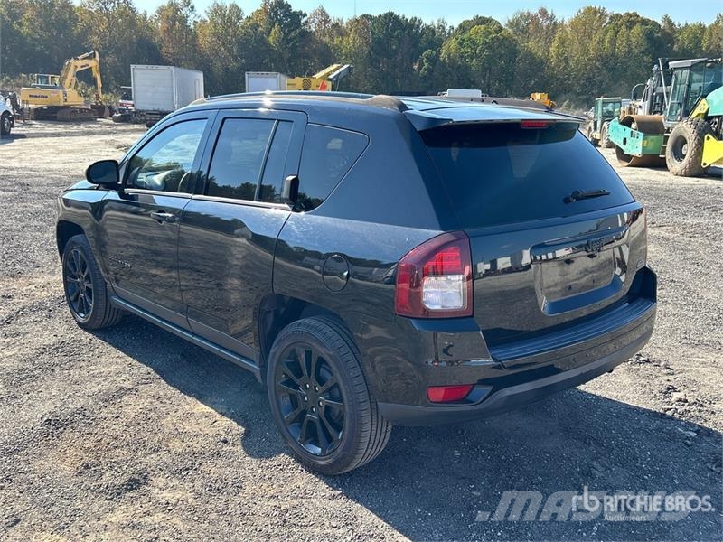 Jeep Compass Sport SUV Avtomobili