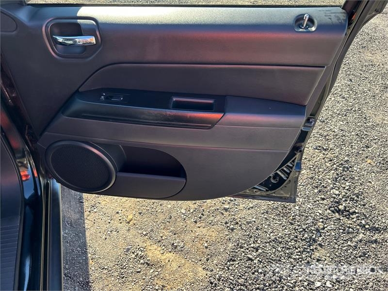 Jeep Compass Sport SUV Avtomobili