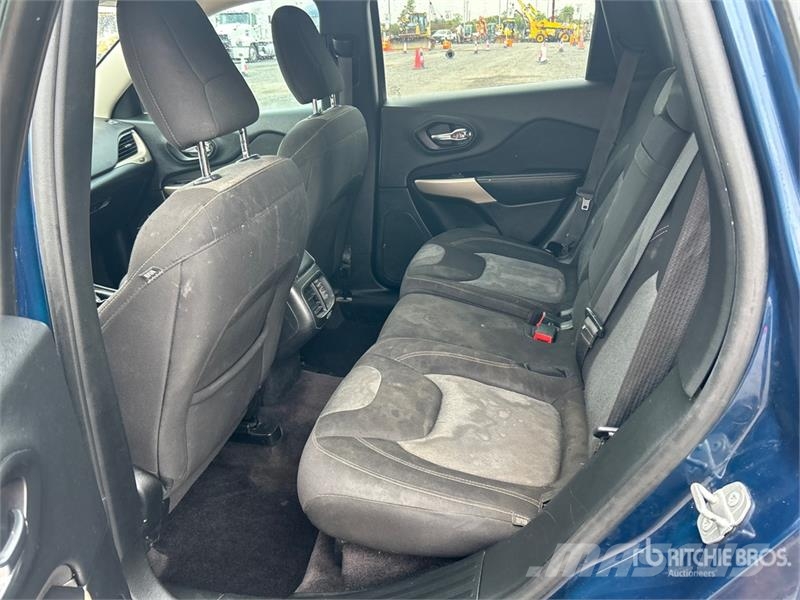 Jeep Grand Cherokee Laredo Automašīnas