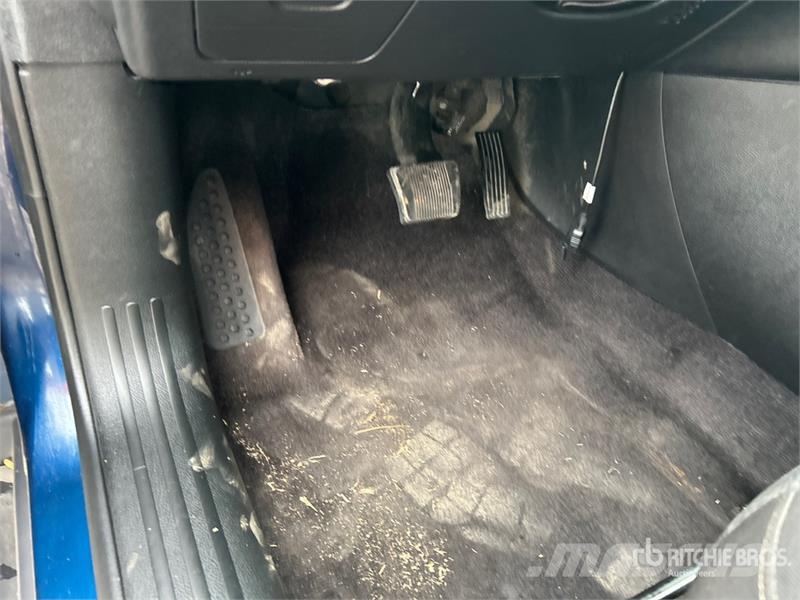 Jeep Grand Cherokee Laredo Automašīnas