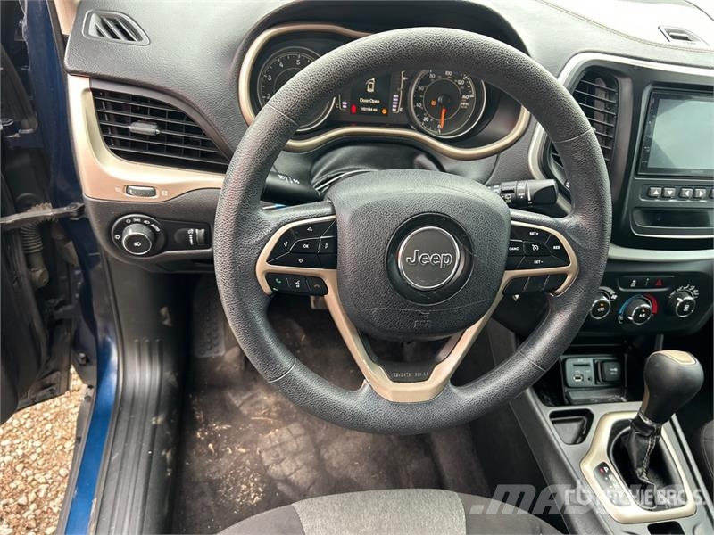 Jeep Grand Cherokee Laredo Automašīnas