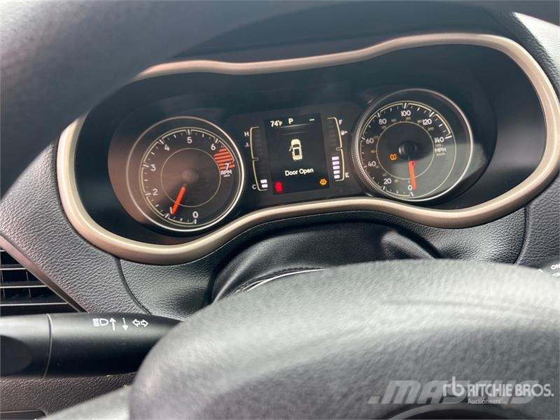 Jeep Grand Cherokee Laredo Automašīnas