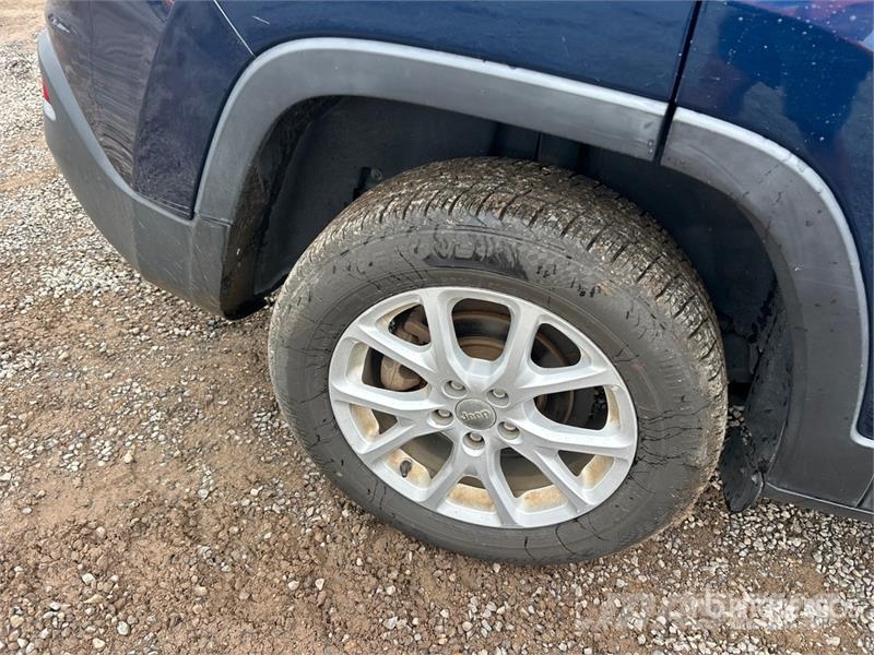 Jeep Grand Cherokee Laredo Automašīnas