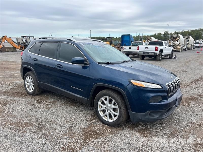 Jeep Grand Cherokee Laredo Automašīnas