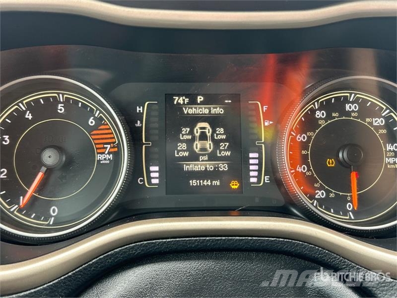 Jeep Grand Cherokee Laredo Automašīnas