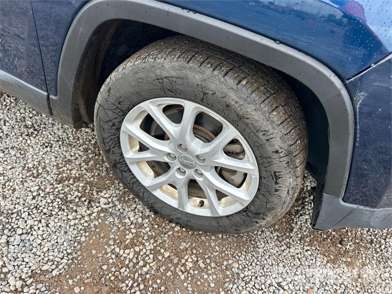 Jeep Grand Cherokee Laredo Automašīnas