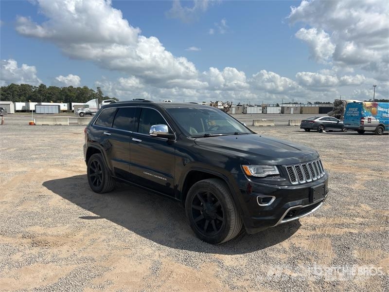 Jeep Grand Cherokee Overland 4WD SUV Kistehergépjárművek
