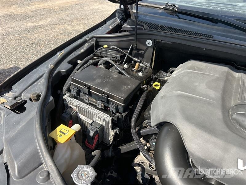 Jeep Grand Cherokee Overland 4WD SUV Kistehergépjárművek