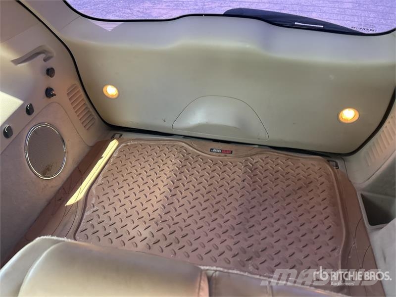 Jeep Grand Cherokee Overland 4WD SUV Kistehergépjárművek