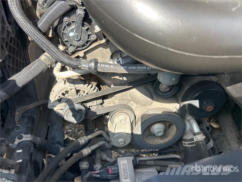 Jeep Grand Cherokee Overland 4WD SUV Kistehergépjárművek