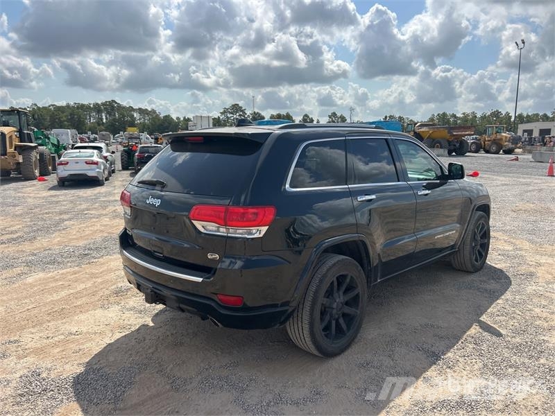 Jeep Grand Cherokee Overland 4WD SUV Kistehergépjárművek