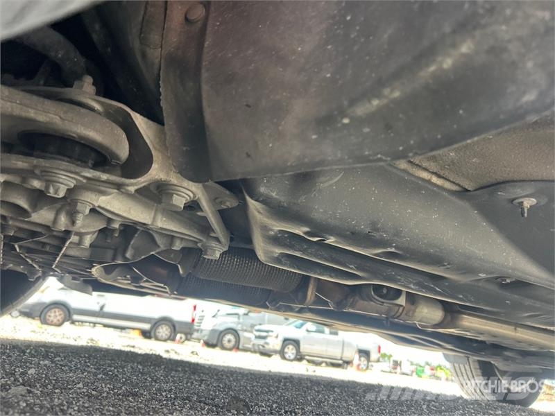 Jeep Latitude 2WD SUV Carros