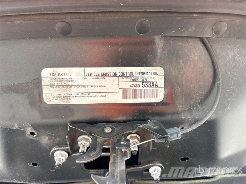 Jeep Latitude 2WD SUV Carros