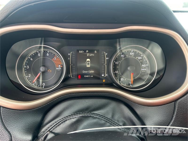 Jeep Latitude 2WD SUV Carros