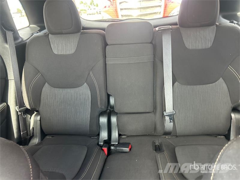 Jeep Latitude 2WD SUV Carros