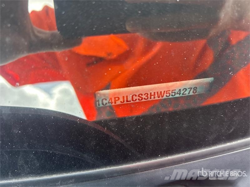 Jeep Latitude 2WD SUV Carros