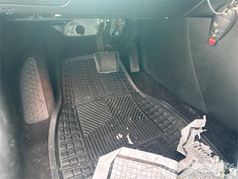 Jeep Latitude 2WD SUV Carros