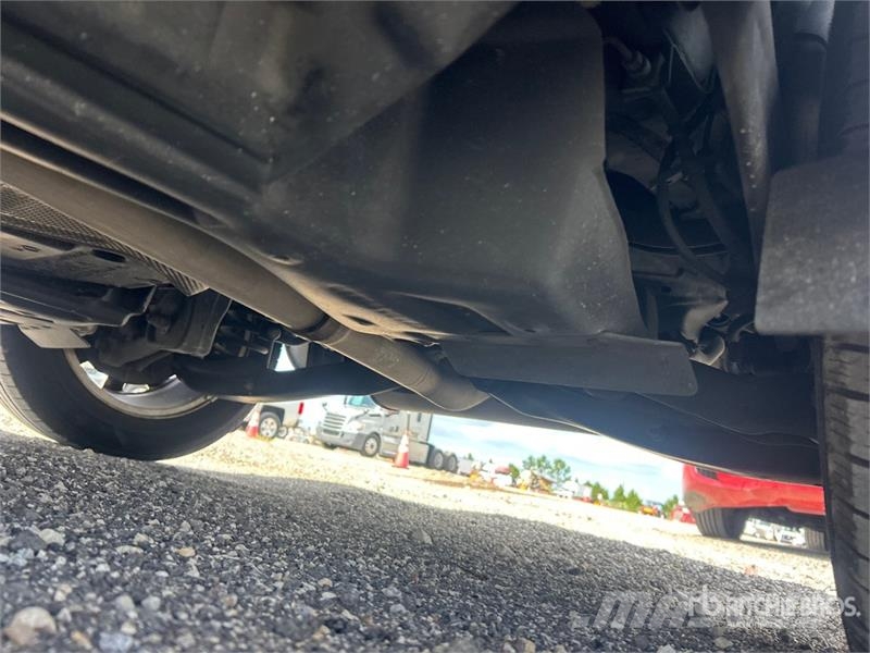 Jeep Latitude 2WD SUV Carros