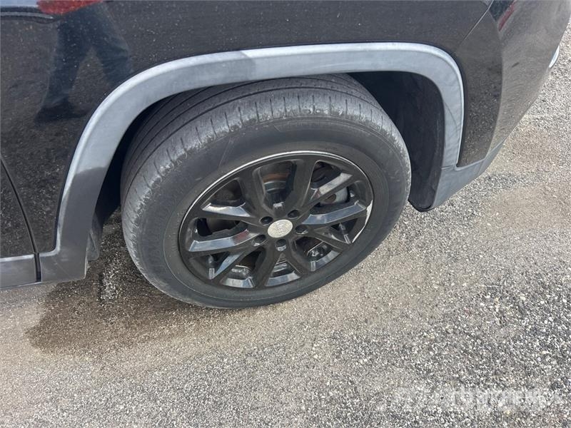 Jeep Latitude 2WD SUV Carros