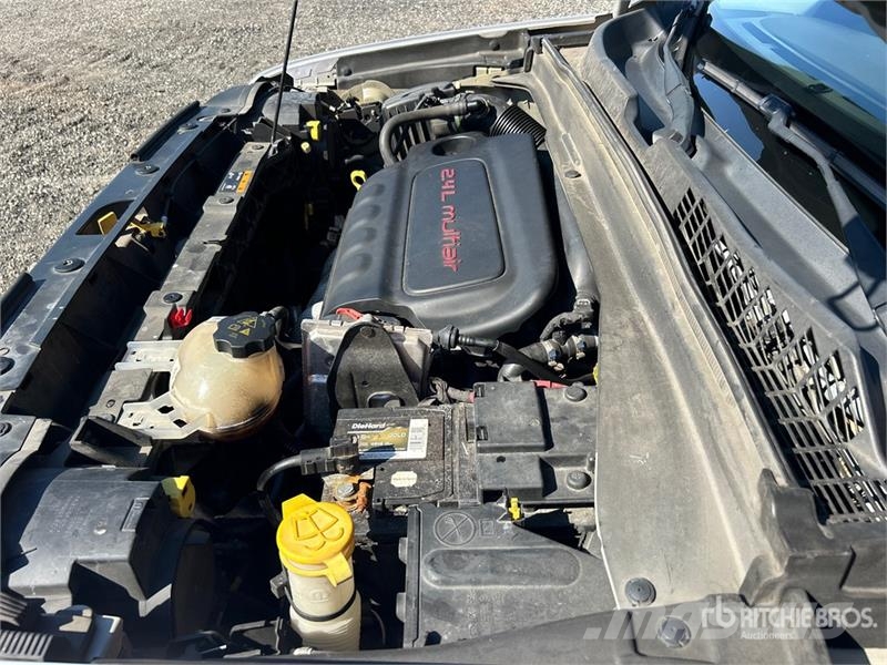 Jeep Renegade Sport Sport 2WD SUV Carros Ligeiros