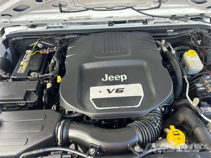 Jeep Wrangler Sport Automašīnas