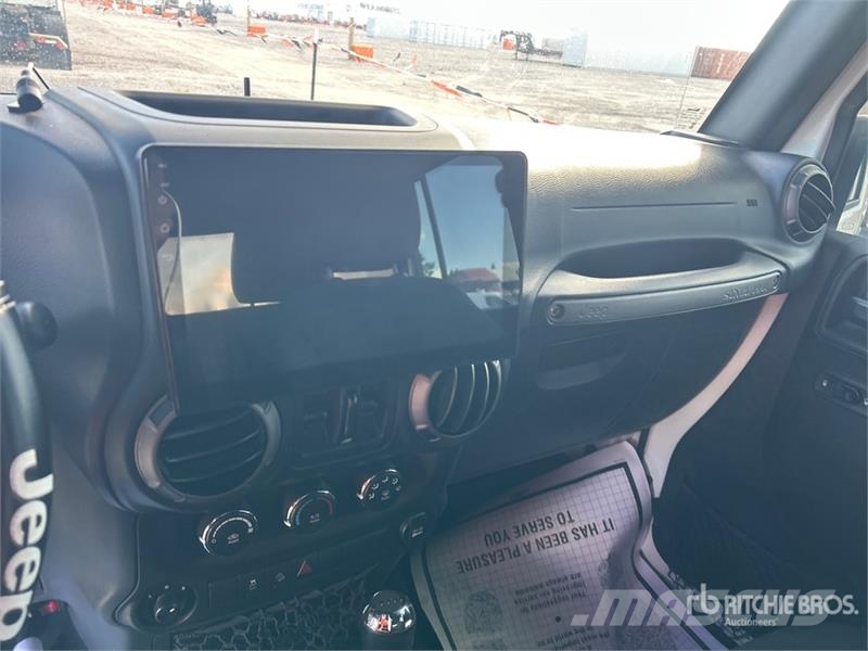 Jeep Wrangler Sport Automašīnas