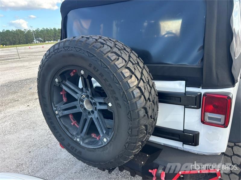 Jeep Wrangler Unlimited Sport 4WD SUV 自動車