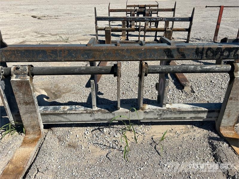 JIB 70 in Q/C Wheel Loader Forks - Fits John Deere Garfos