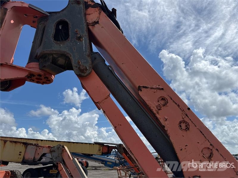 JLG 1200SJP 4WD Diesel Telescopic Boom Lift Nacelles télescopiques