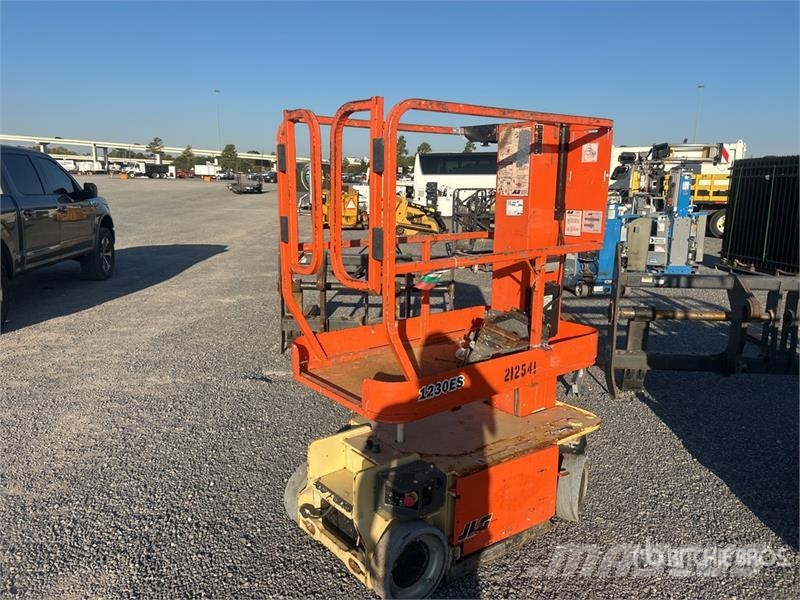 JLG 1230ES Vertical Mast Lift Vertical mast lifts