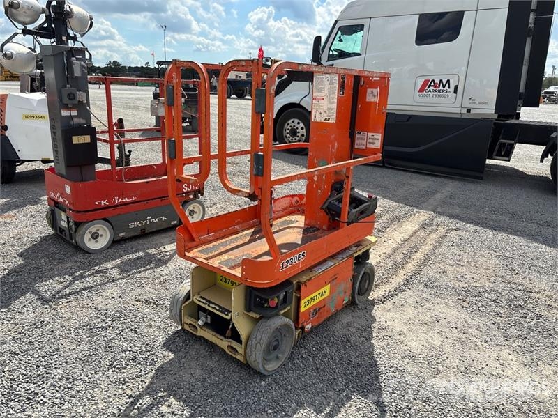 JLG 1230ES Vertical Mast Lift Vertikālie pacēlāji