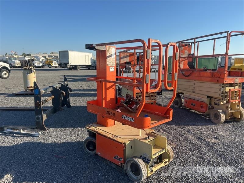 JLG 1230ES Vertical Mast Lift Vertical mast lifts