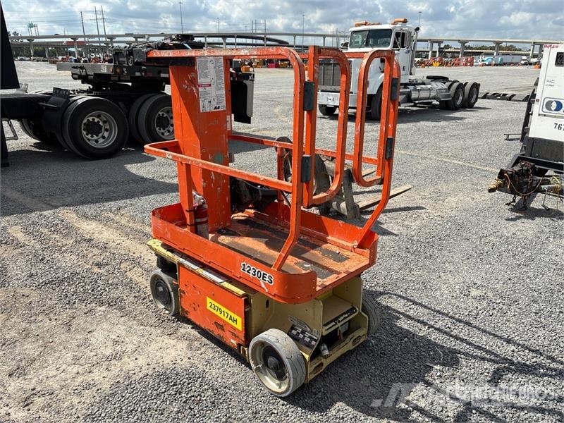 JLG 1230ES Vertical Mast Lift Vertikālie pacēlāji