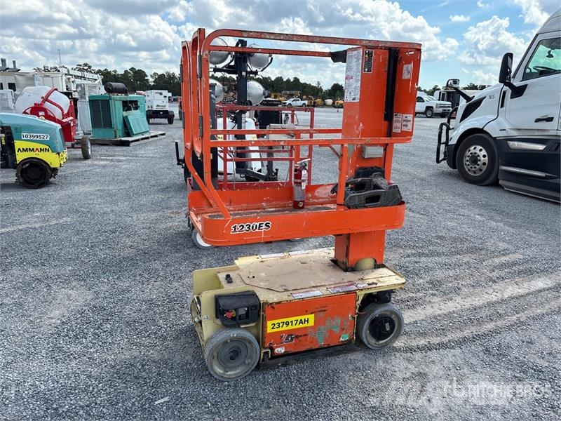 JLG 1230ES Vertical Mast Lift Vertikālie pacēlāji