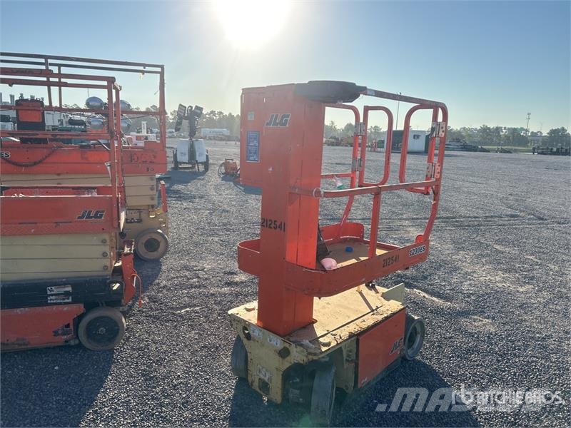 JLG 1230ES Vertical Mast Lift Vertical mast lifts