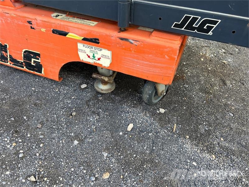 JLG 12SP Vertikalna dvigala