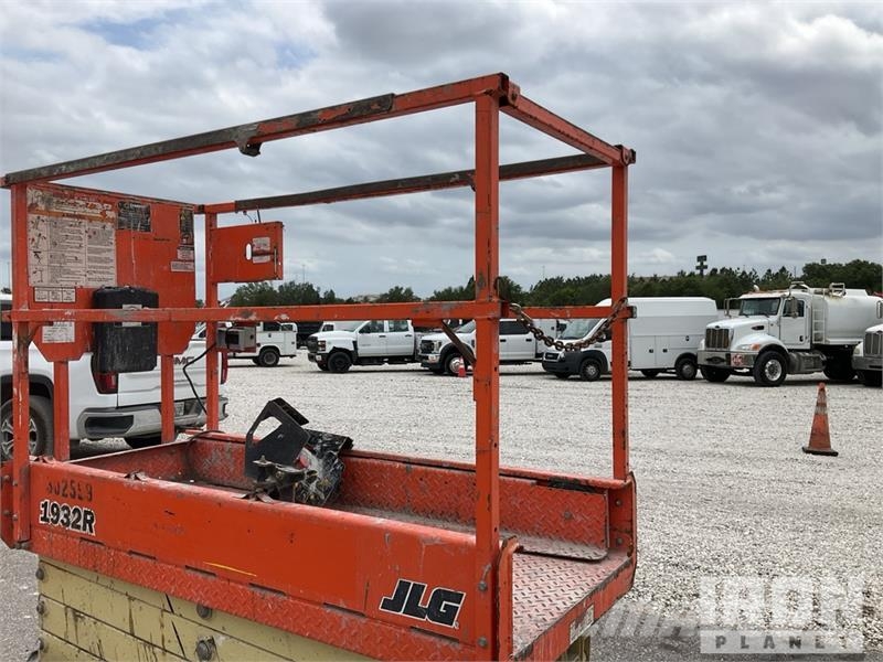 JLG 1932R Electric Scissor Lift رافعات مقصية الشكل