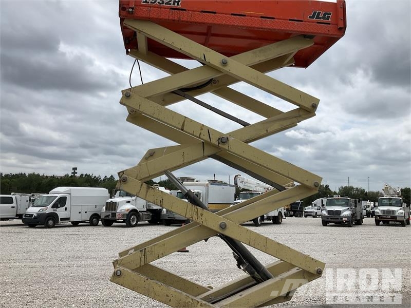 JLG 1932R Electric Scissor Lift رافعات مقصية الشكل