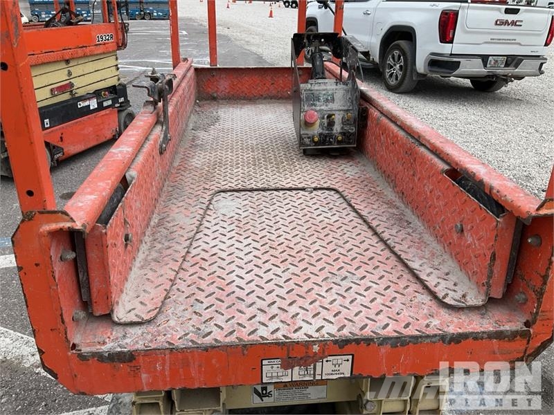 JLG 1932R Electric Scissor Lift رافعات مقصية الشكل