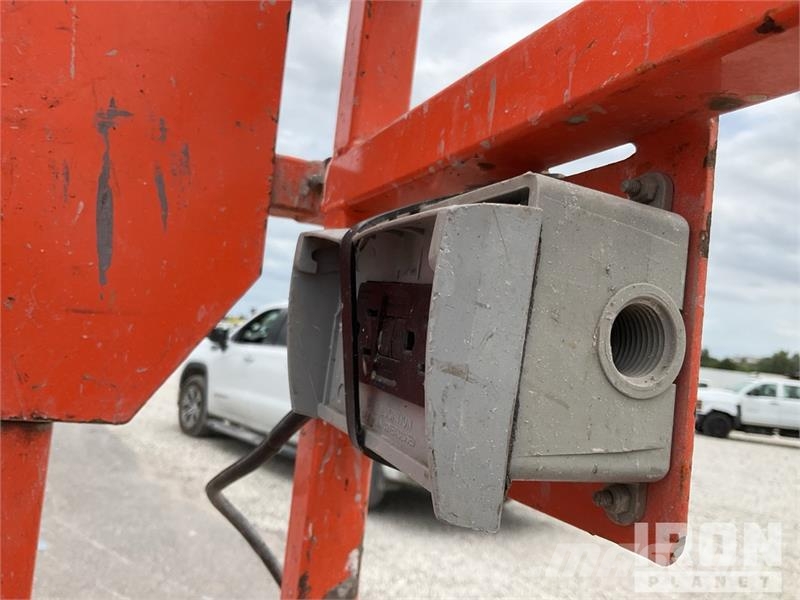 JLG 1932R Electric Scissor Lift رافعات مقصية الشكل