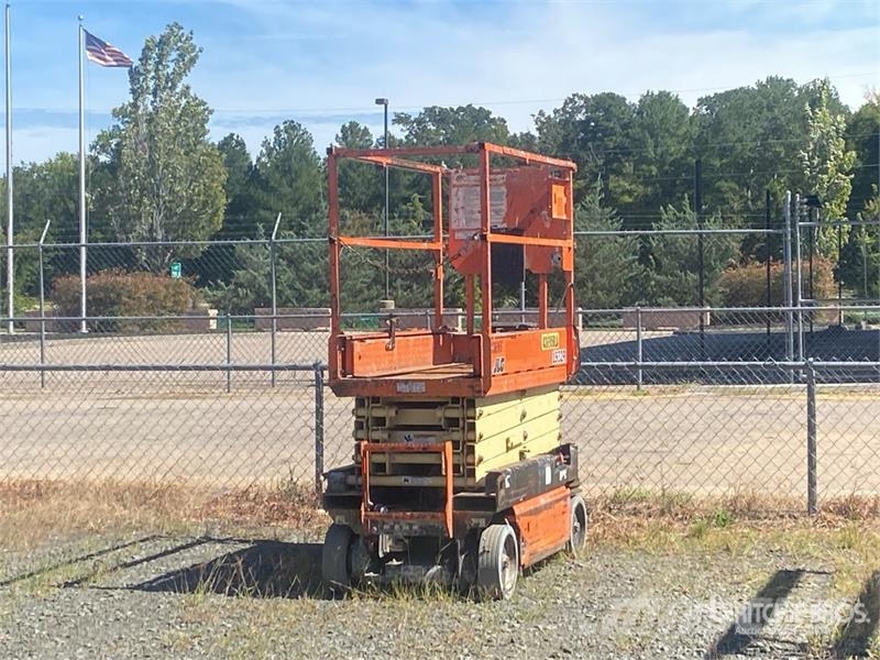 JLG 1932R Electric Scissor Lift رافعات مقصية الشكل